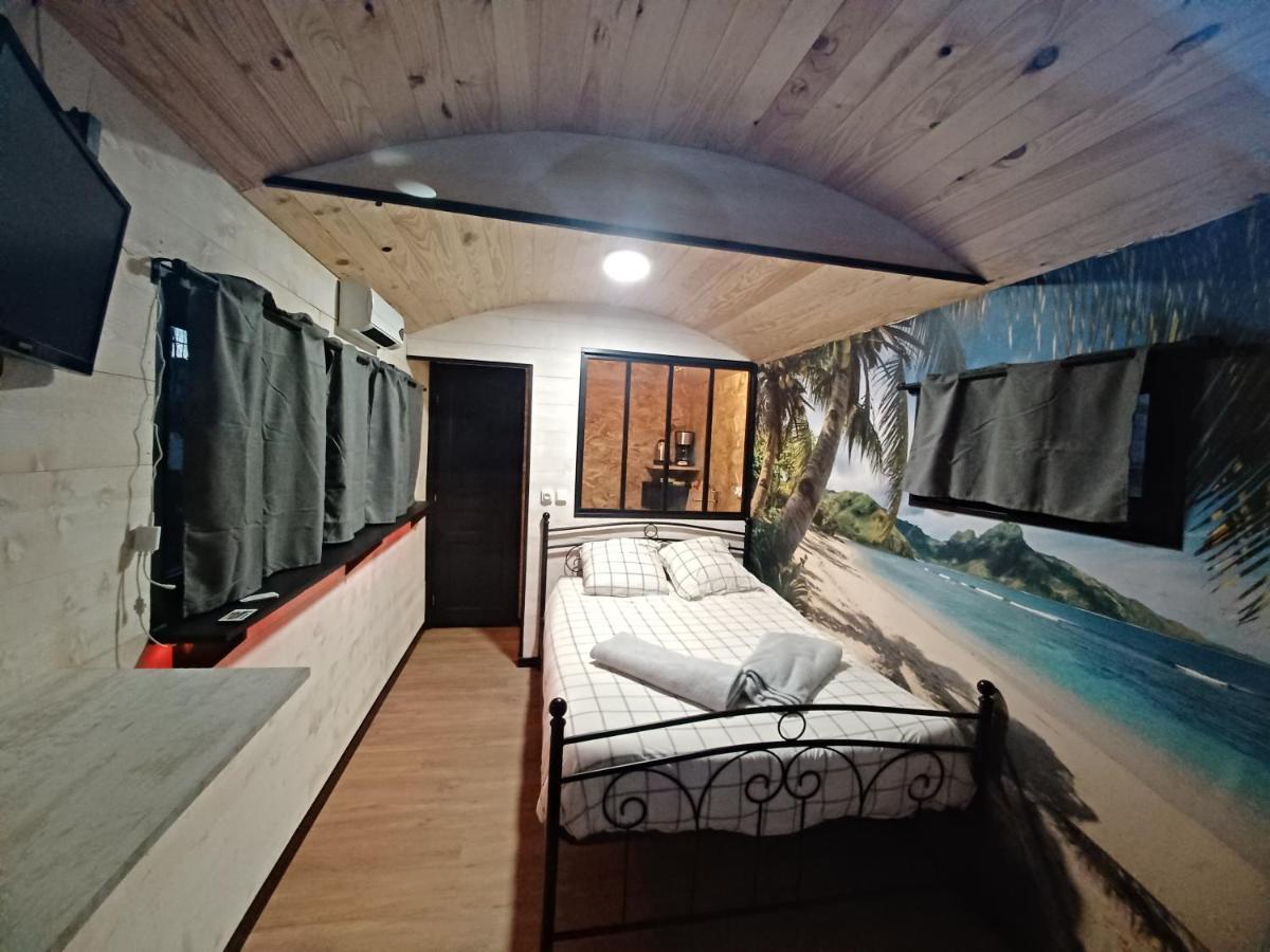 Roulotte Et Sauna De Tonton Bouvy Au Domaine Du Reuze Winnezeele Dış mekan fotoğraf