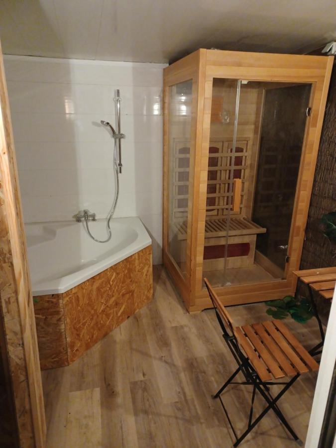 Roulotte Et Sauna De Tonton Bouvy Au Domaine Du Reuze Winnezeele Dış mekan fotoğraf